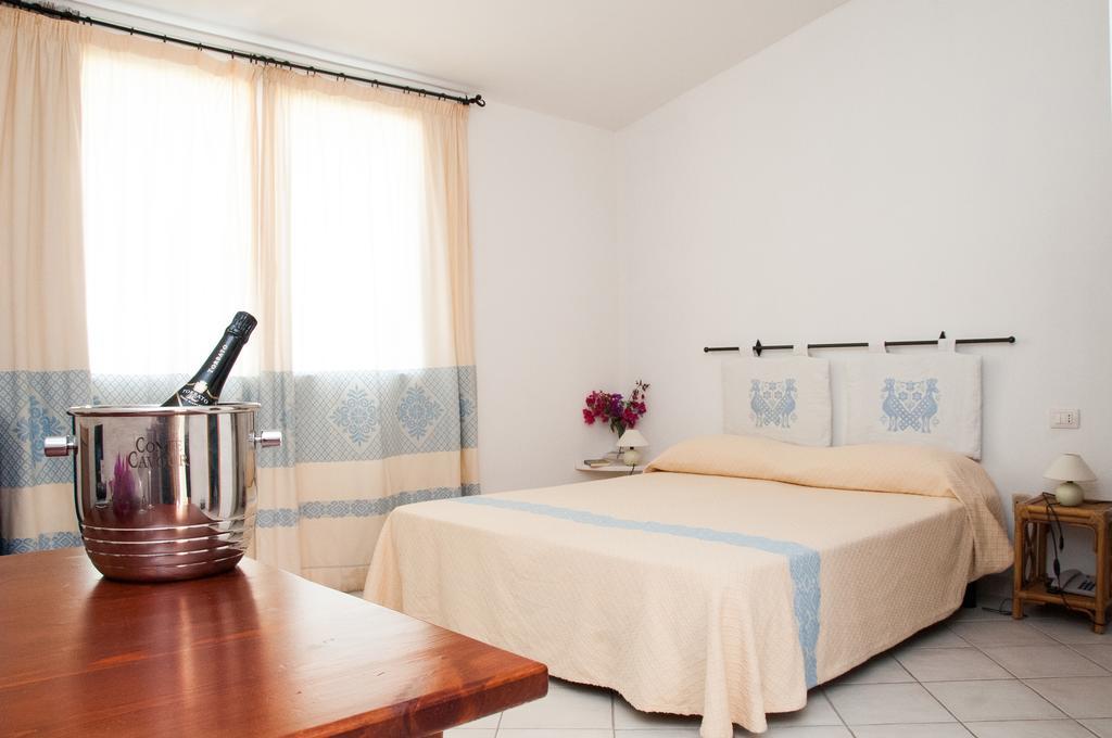 Meta Hotel Санта-Тереза-Галлура Екстер'єр фото